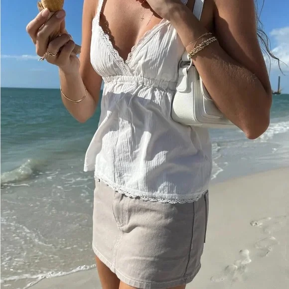 Brandy Melville Edith Lace Tank Top - White - Picture 3 of 3